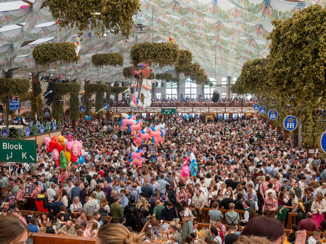 Festzelt Muenchner Oktoberfest