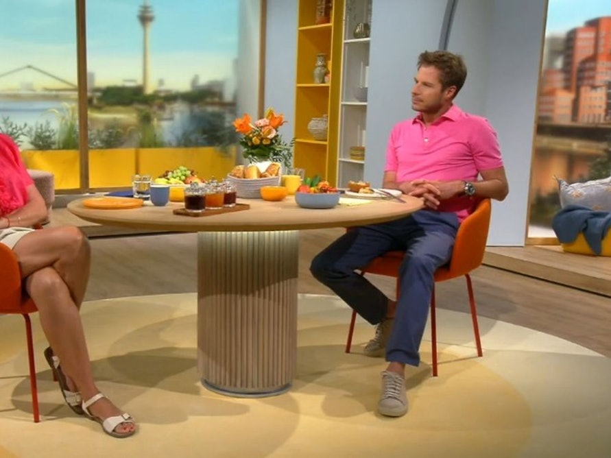 Bei „Volle Kanne“ hat Andrea Kiewel über das Aus von „Immer wieder sonntags“ und über ihren Fernsehgarten gesprochen. (Bild: ZDF)