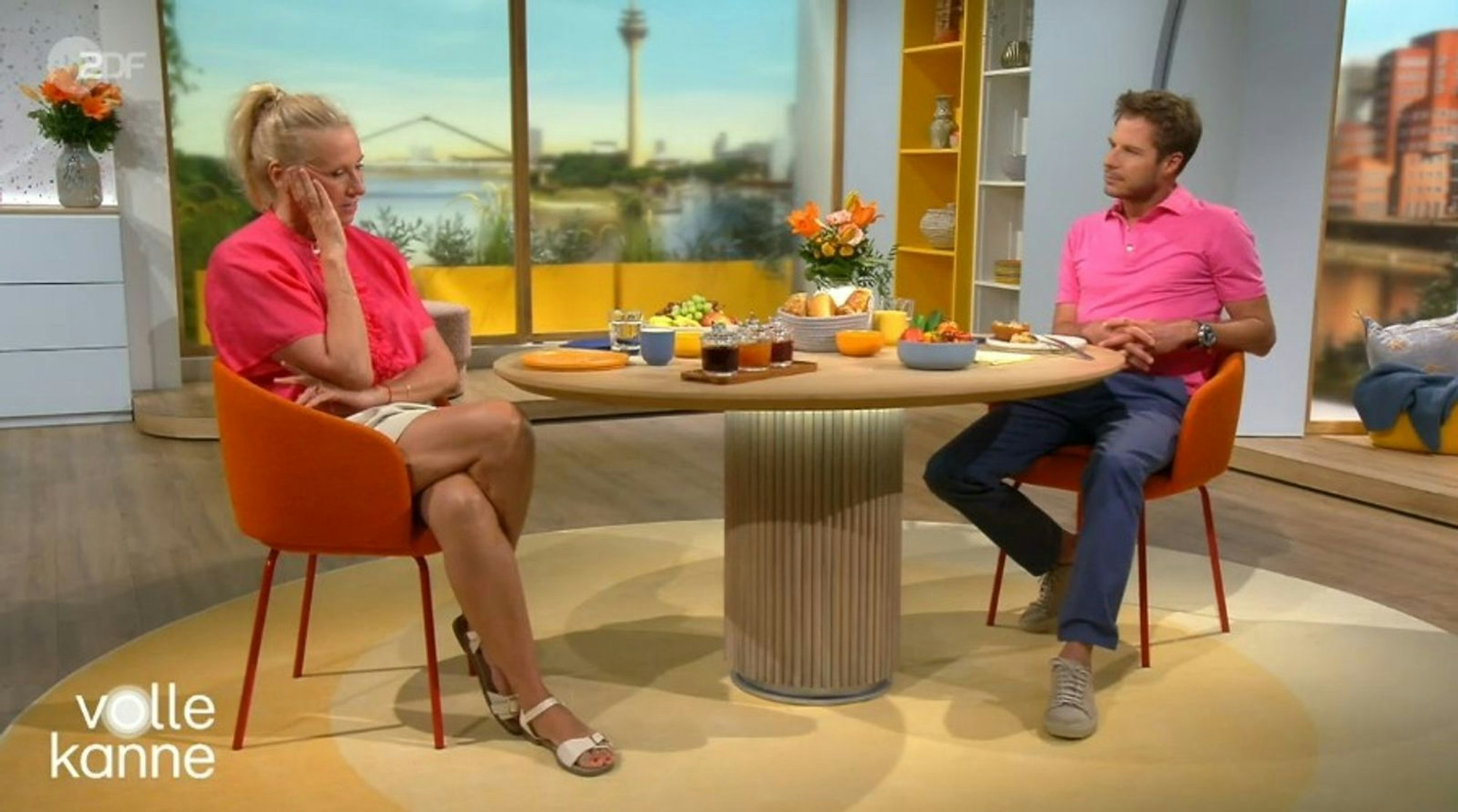 Bei „Volle Kanne“ hat Andrea Kiewel über das Aus von „Immer wieder sonntags“ und über ihren Fernsehgarten gesprochen. (Bild: ZDF)
