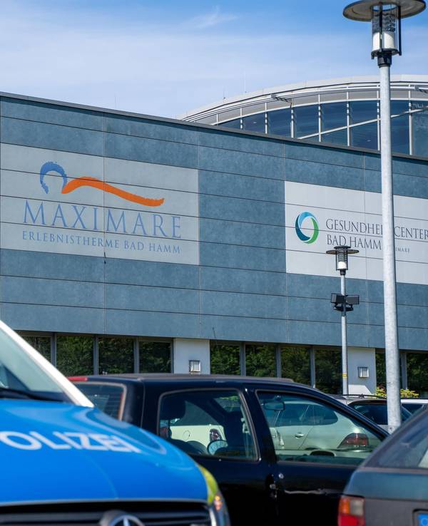 Sechsjähriger Junge im Schwimmbad ertrunken