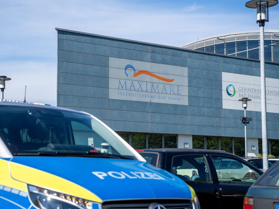 Sechsjähriger Junge im Schwimmbad ertrunken