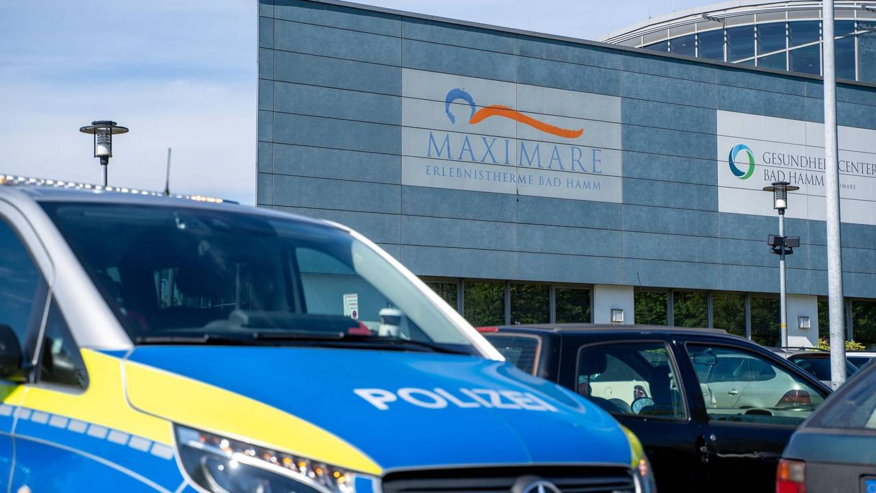 Sechsjähriger Junge im Schwimmbad ertrunken