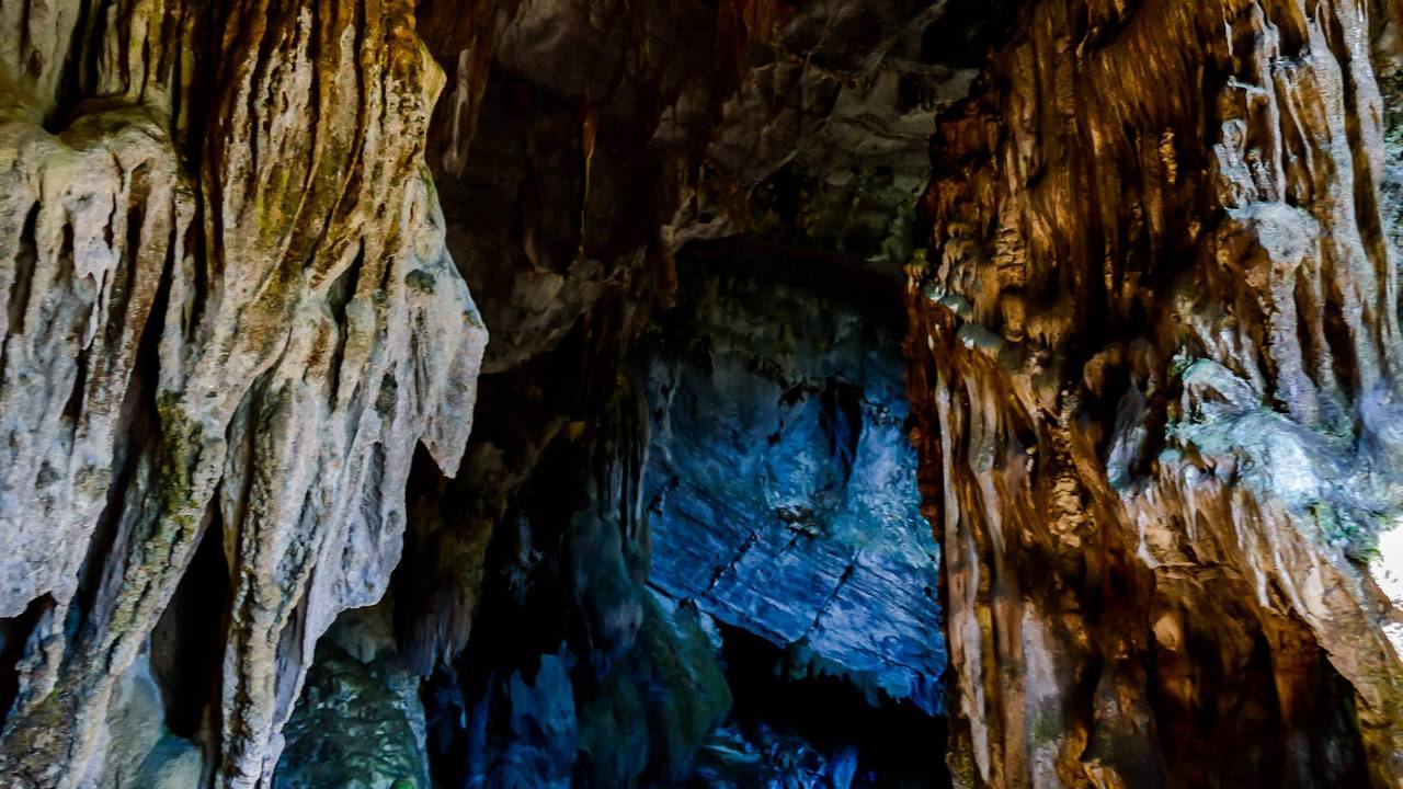 Tropfsteinhöhle in Laos