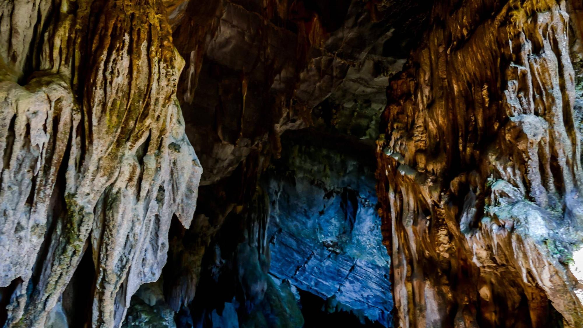 Tropfsteinhöhle in Laos