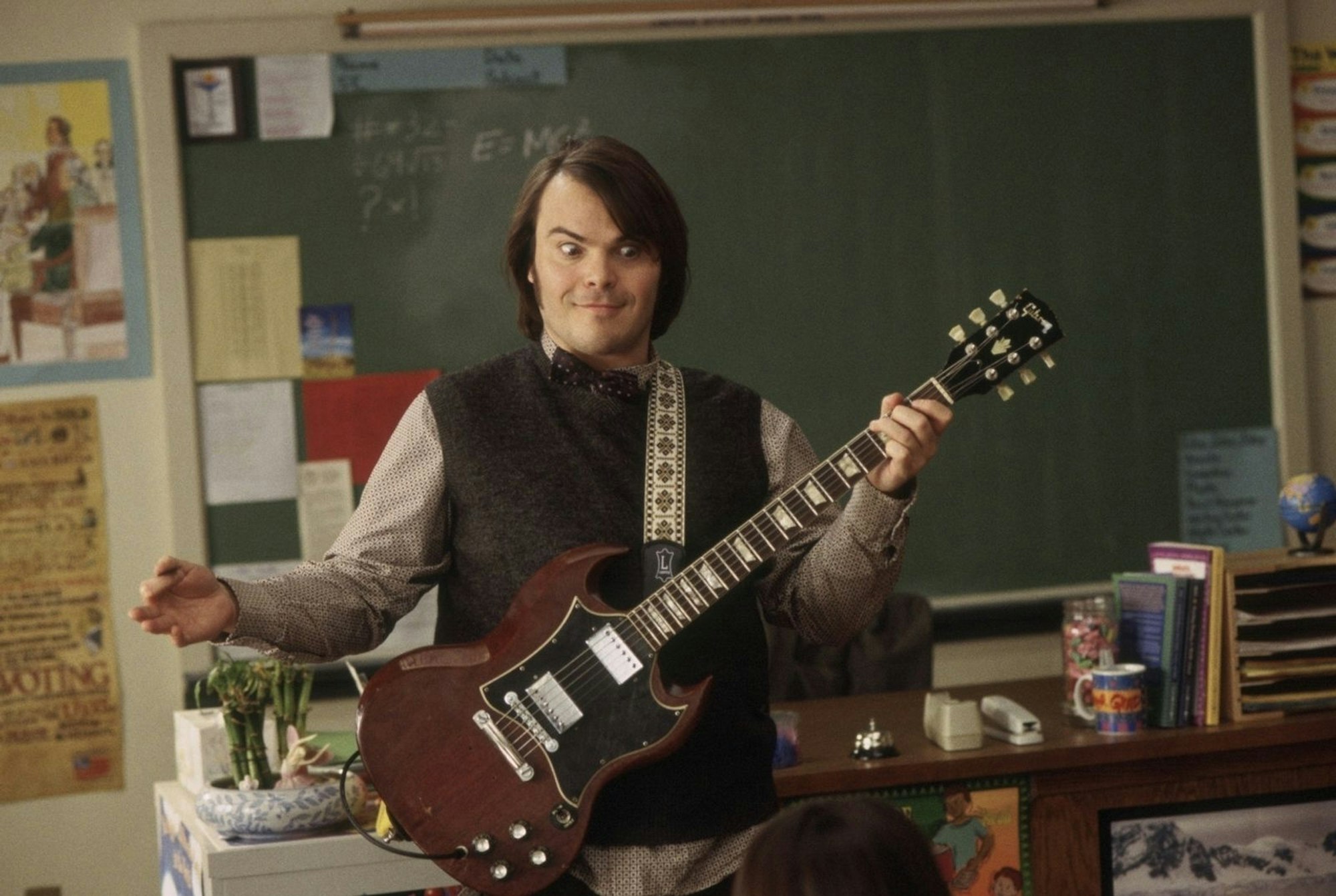 Für Dewey (Jack Black) gibt es nur eine Sache, die wichtig ist: Rockmusik! Eines Tages landet er als Aushilfslehrer an einer Eliteschule ... (Bild: Paramount Pictures)