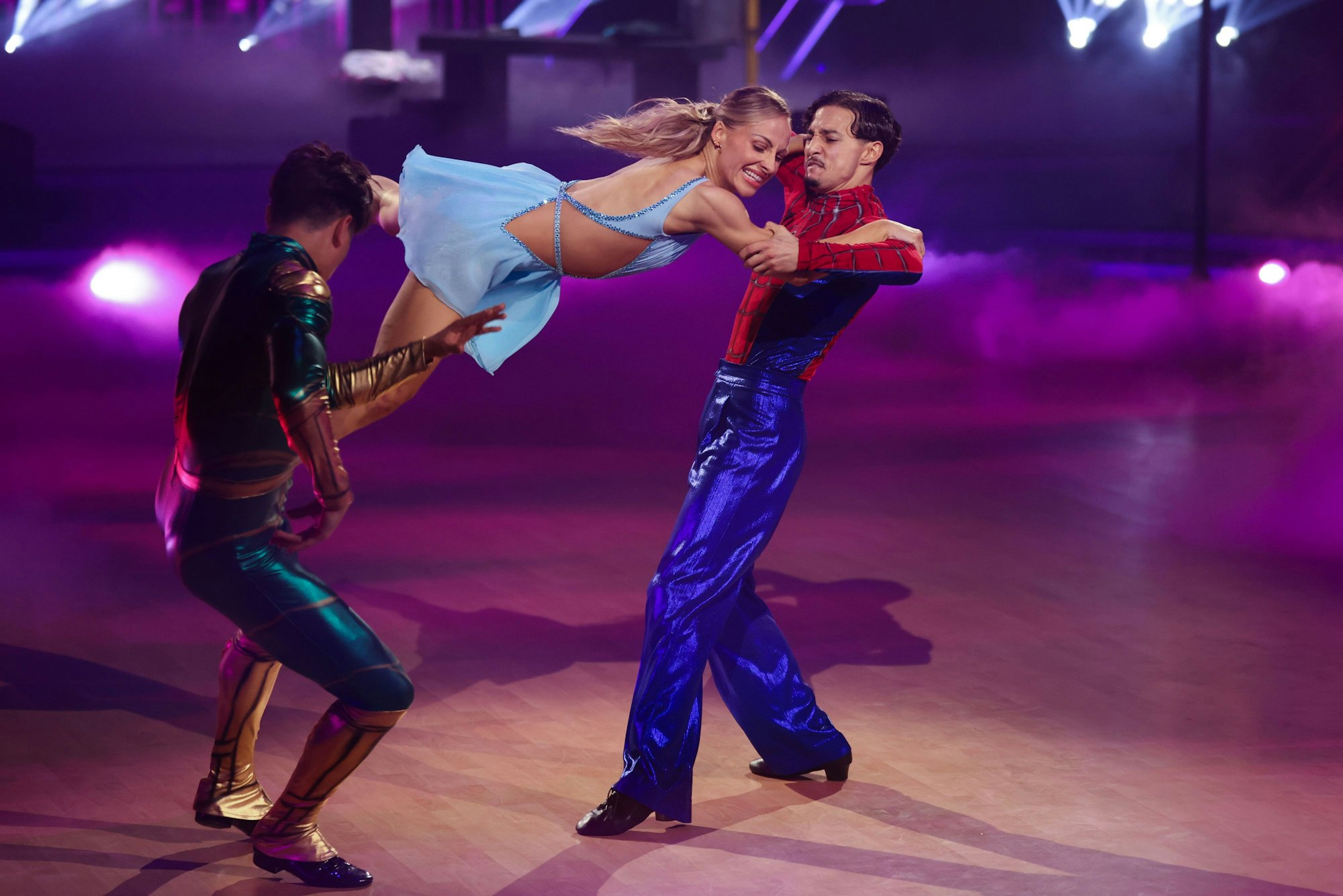 Milano und Marta Arndt tanzen im Finale der RTL-Tanzshow „Let's Dance“.