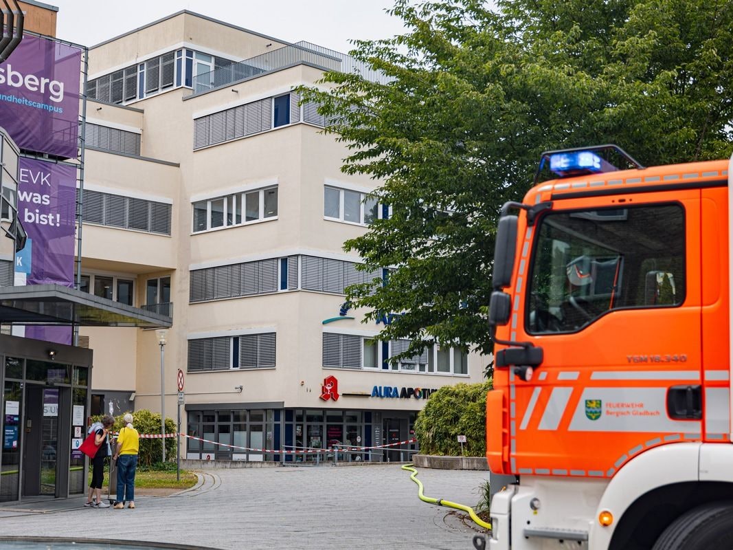 Gefahrstoffeinsatz der Feuerwehr in Bergisch Gladbach.