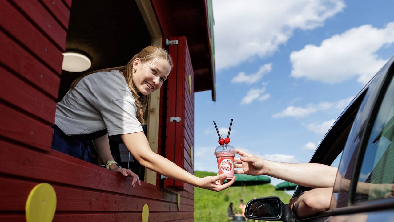 Hype um Erdbeer-Drive-In in Niedersachsen