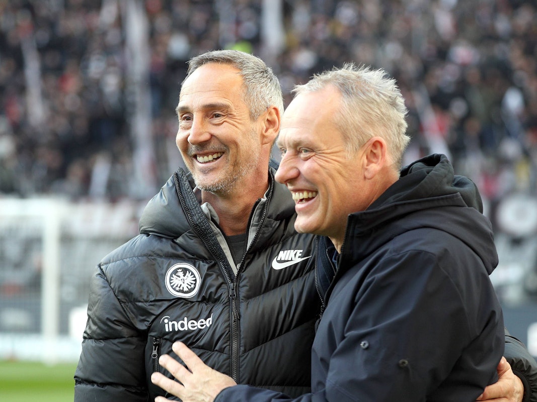 Adi Hütter und Christian Streich lächeln.