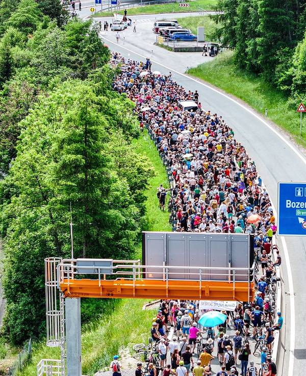 Demonstration und Totalsperre auf Brennerautobahn