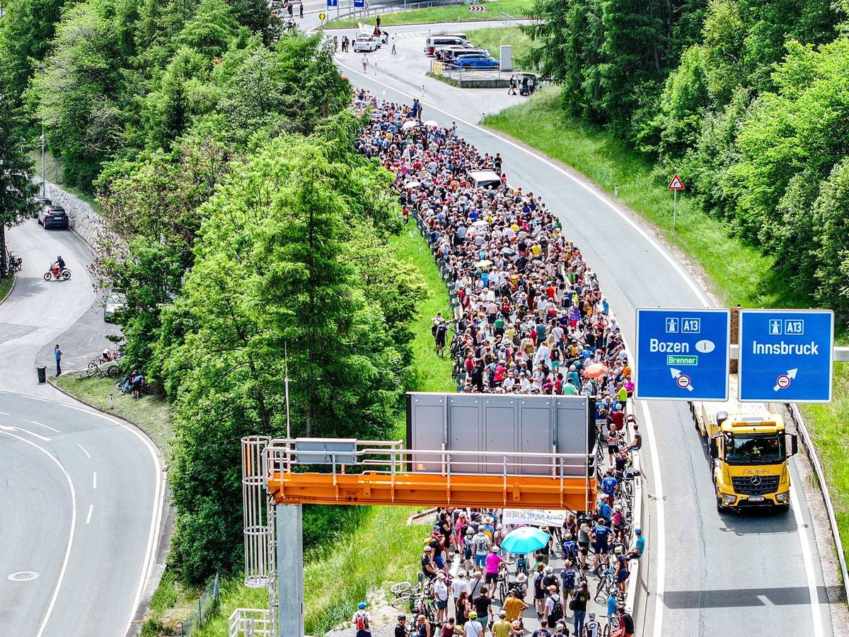 Demonstration und Totalsperre auf Brennerautobahn