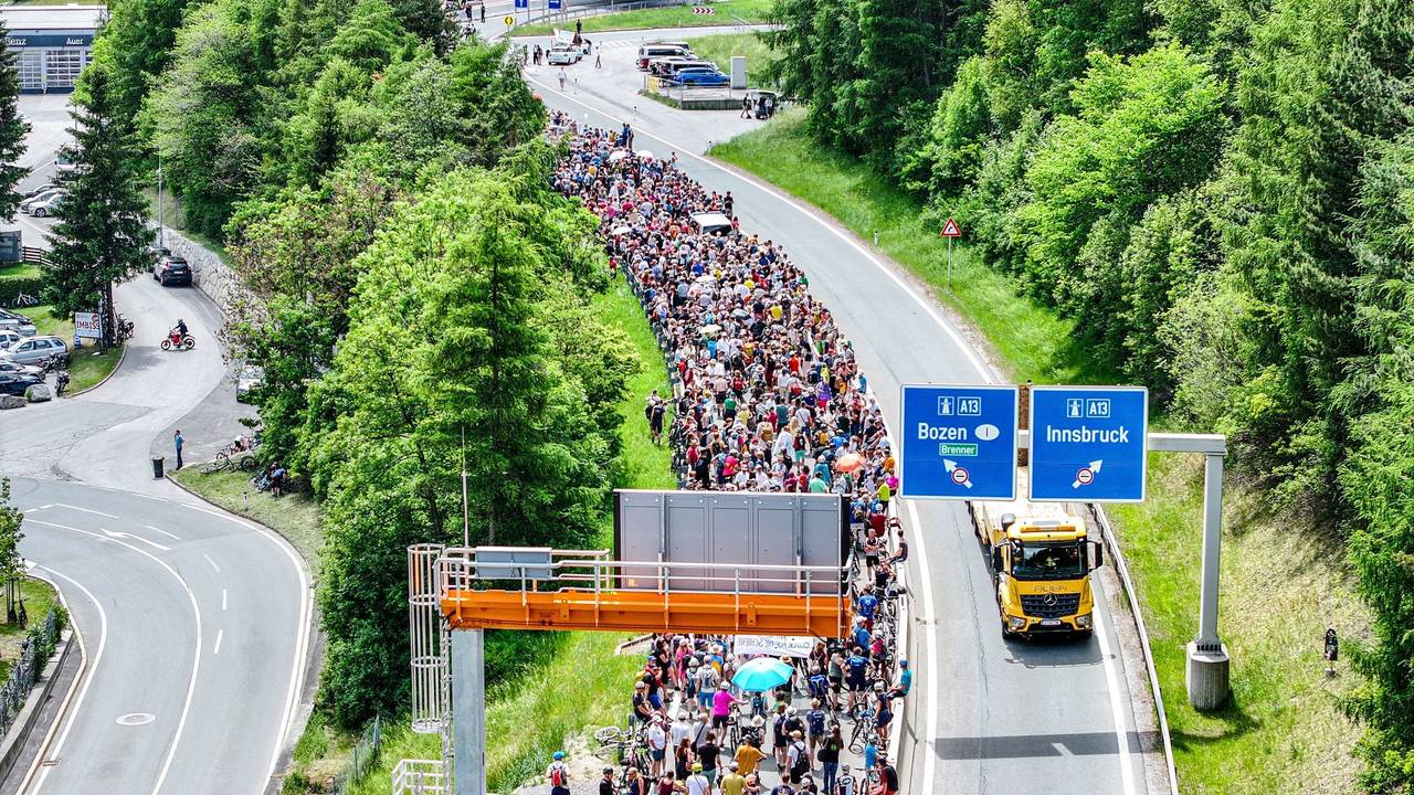 Demonstration und Totalsperre auf Brennerautobahn