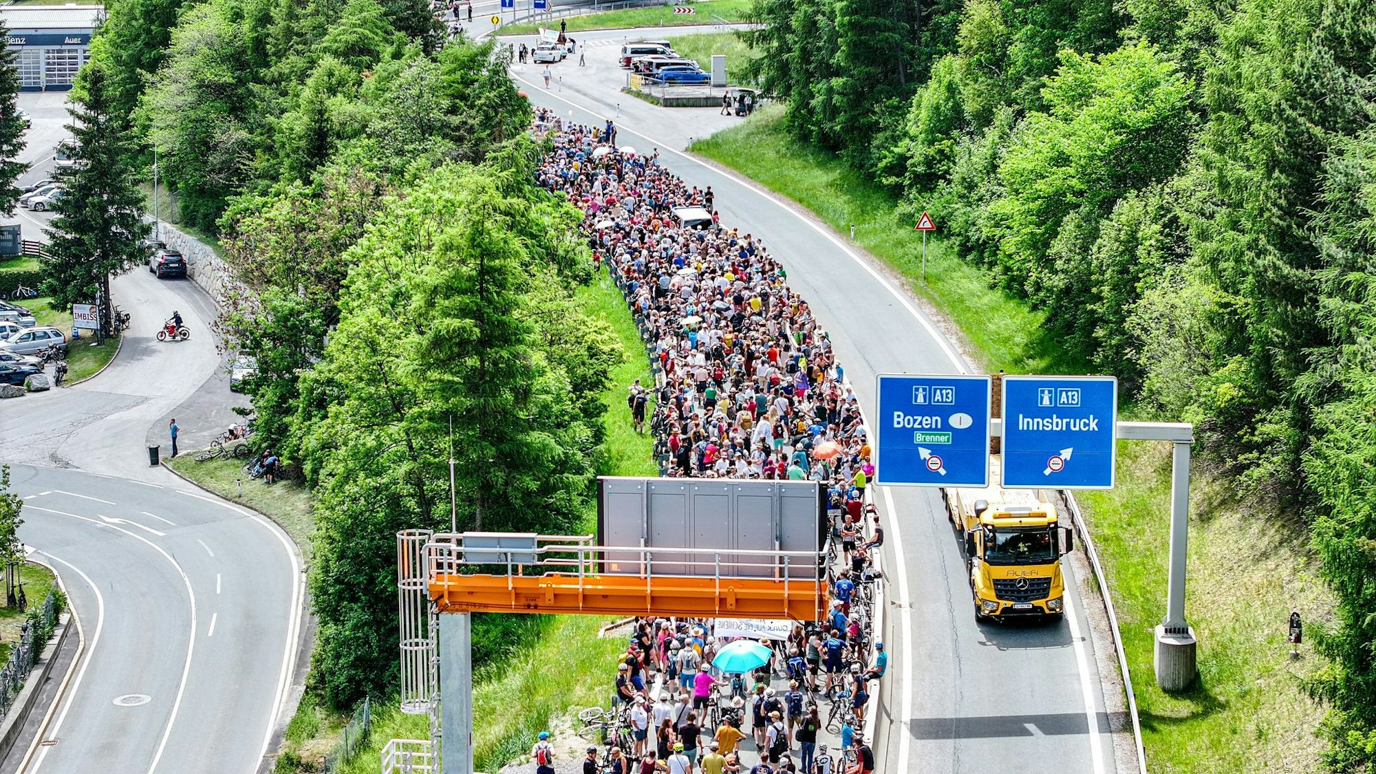 Demonstration und Totalsperre auf Brennerautobahn