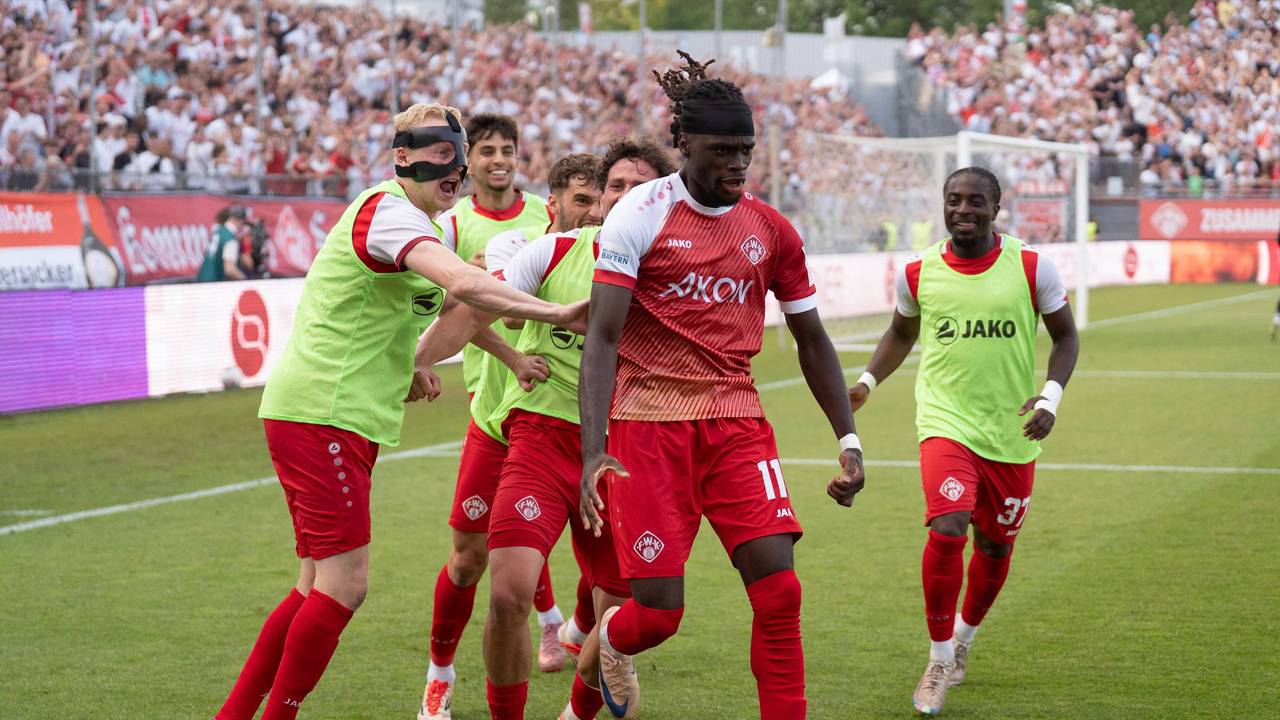 Cherif Cisse jubelt nach seinem Treffer gegen Lok Leipzig.