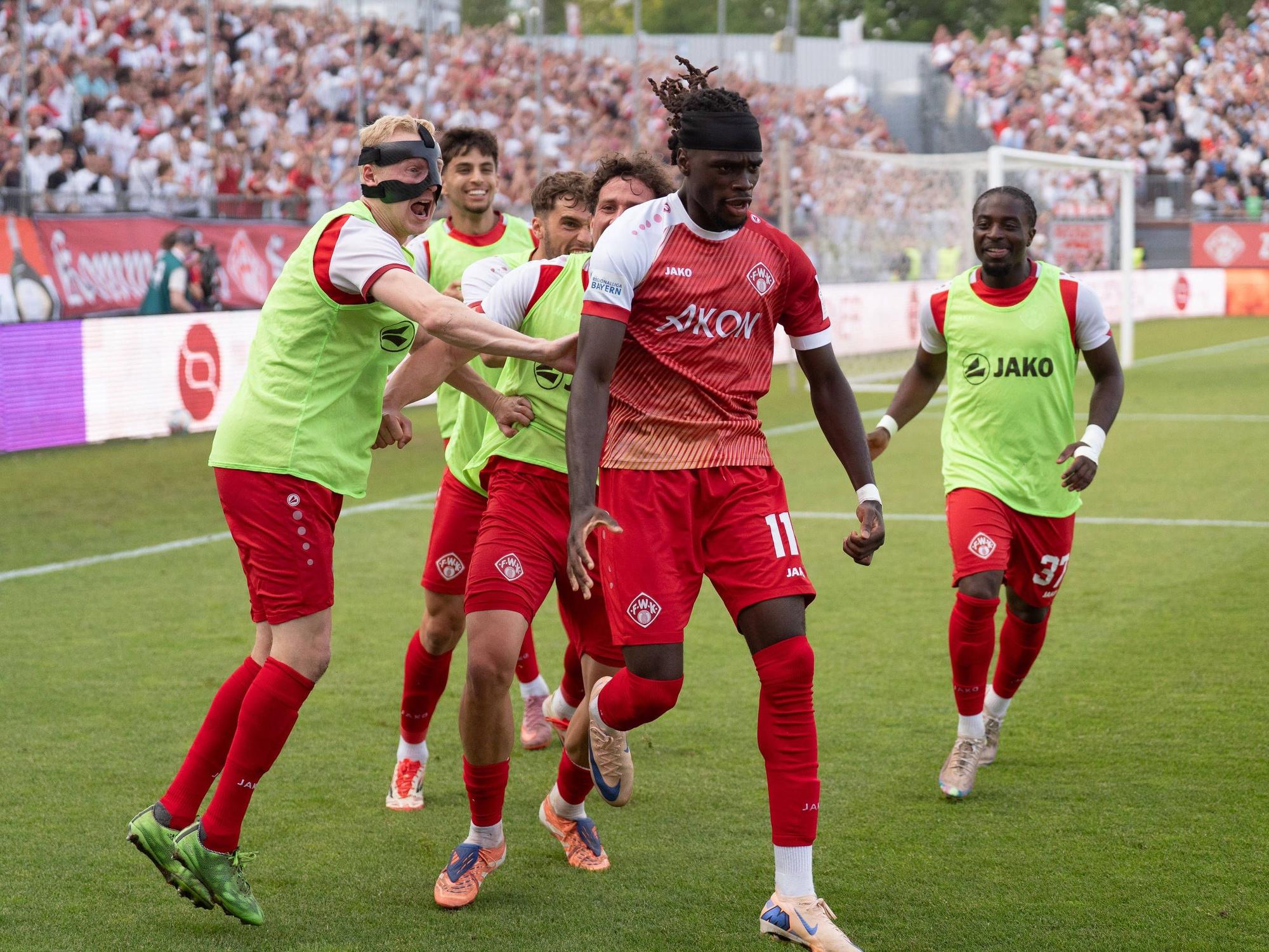 Cherif Cisse jubelt nach seinem Treffer gegen Lok Leipzig.