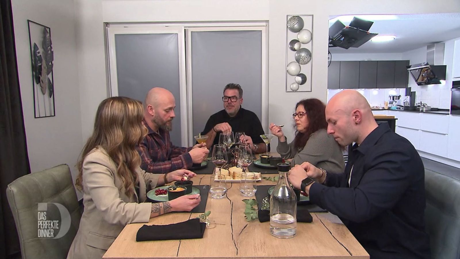 Ein fluffiges Soufflé rundet den ersten Dinner-Abend ab.
 (Bild: RTL)