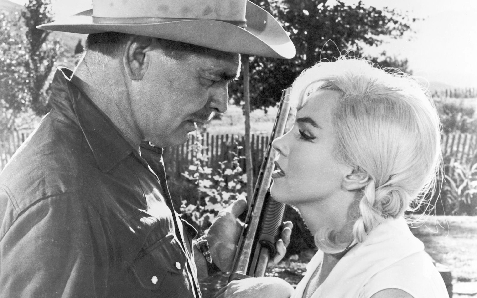Monroes letzter Film war so „Misfits - Nicht gesellschaftsfähig“ (1961) - ebenso wie auch der von „King of Hollywood“ Clark Gable (im Bild links), der kurz nach Drehende verstarb. (Bild: Fox)