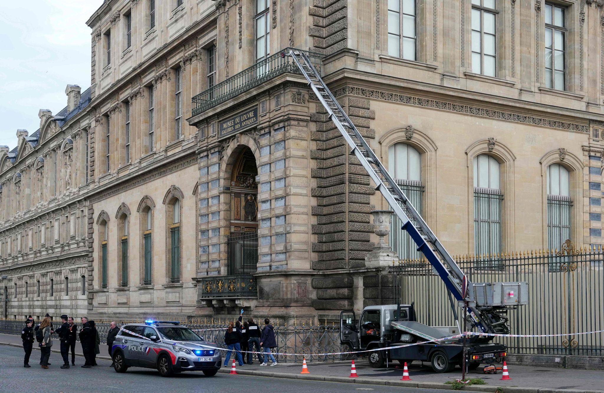 Nach Kunstraub im Louvre weist mögliche Spur nach Belgien