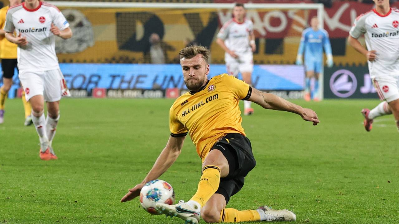 Lars Bünning am Ball.