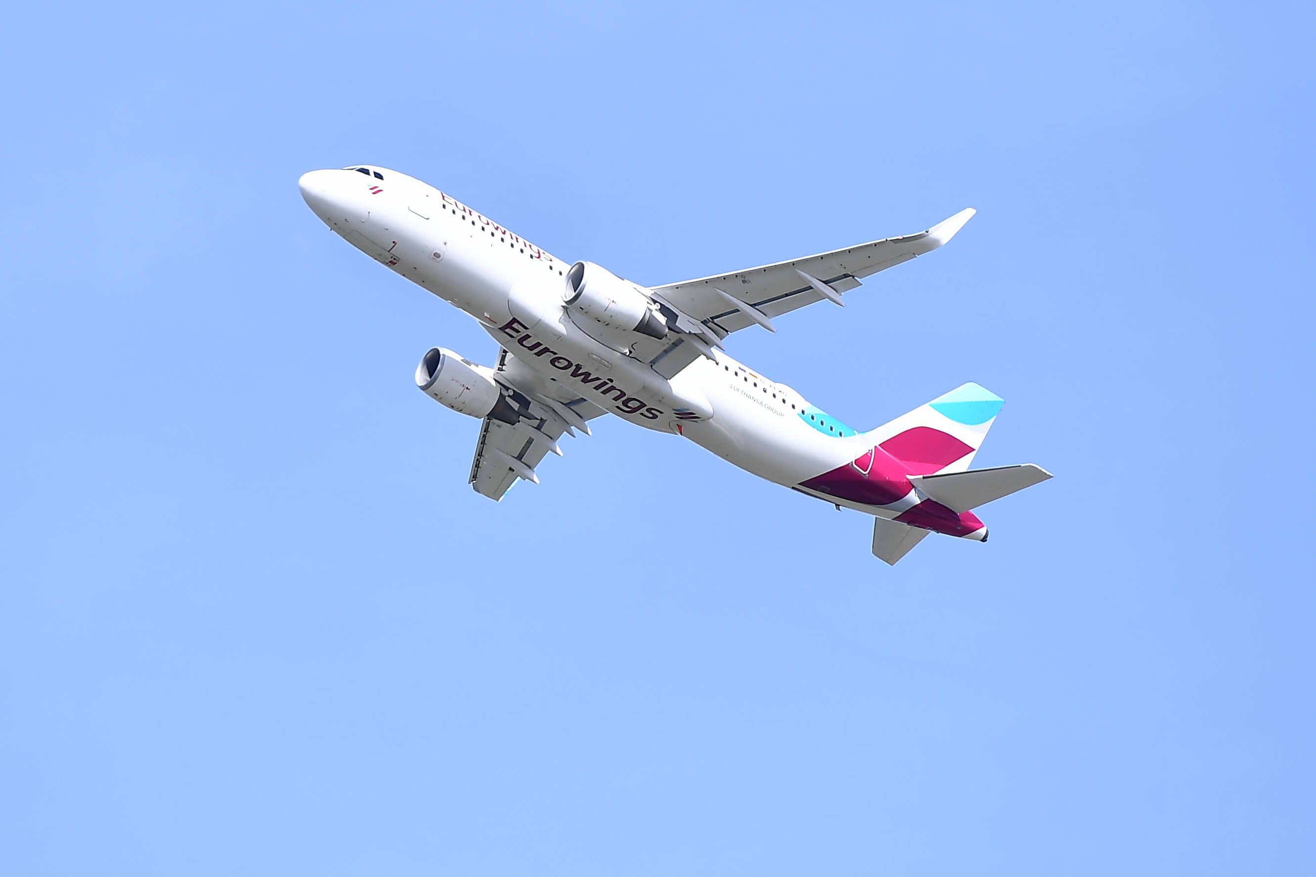 Ein Airbus von Eurowings beim Start.