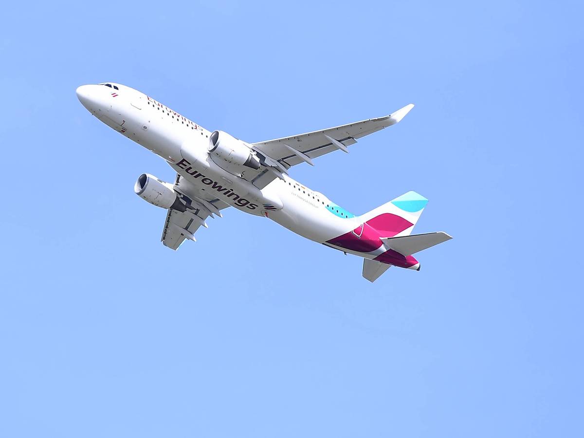 Ein Airbus von Eurowings beim Start.