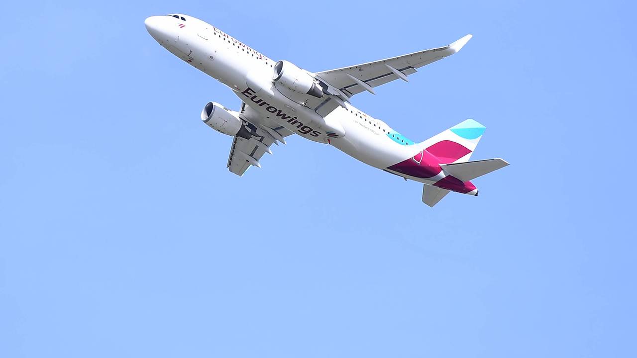 Ein Airbus von Eurowings beim Start.