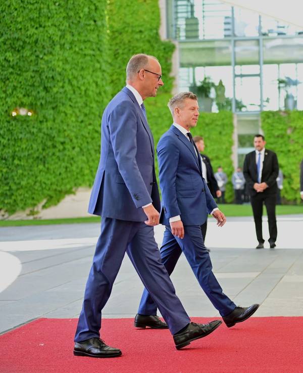 Ungarns Ministerpräsident Magyar in Berlin