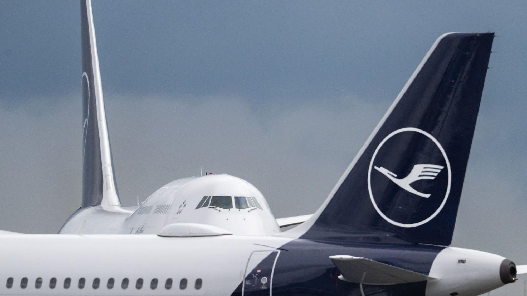 Passagiermaschinen der Lufthansa am Flughafen Frankfurt