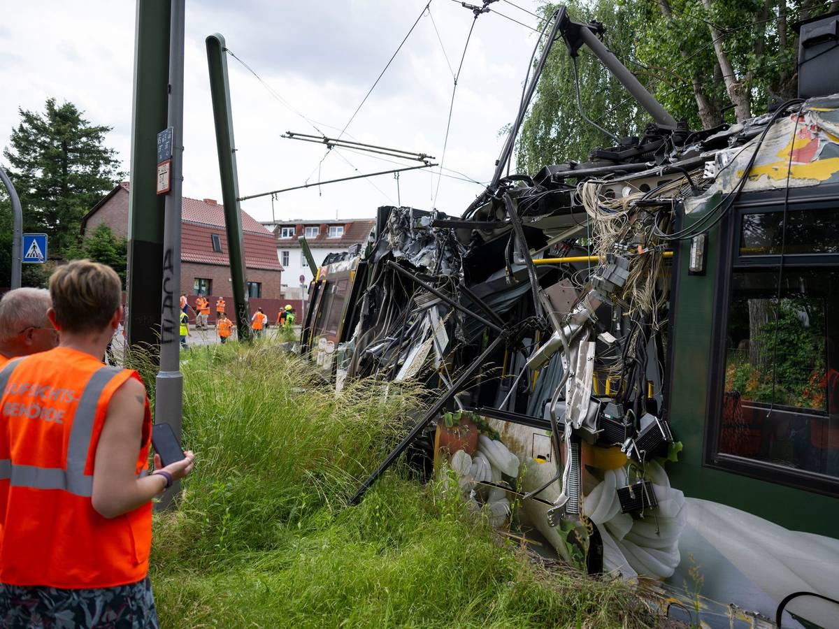 Straßenbahn in Neu Hohenschönhausen entgleist