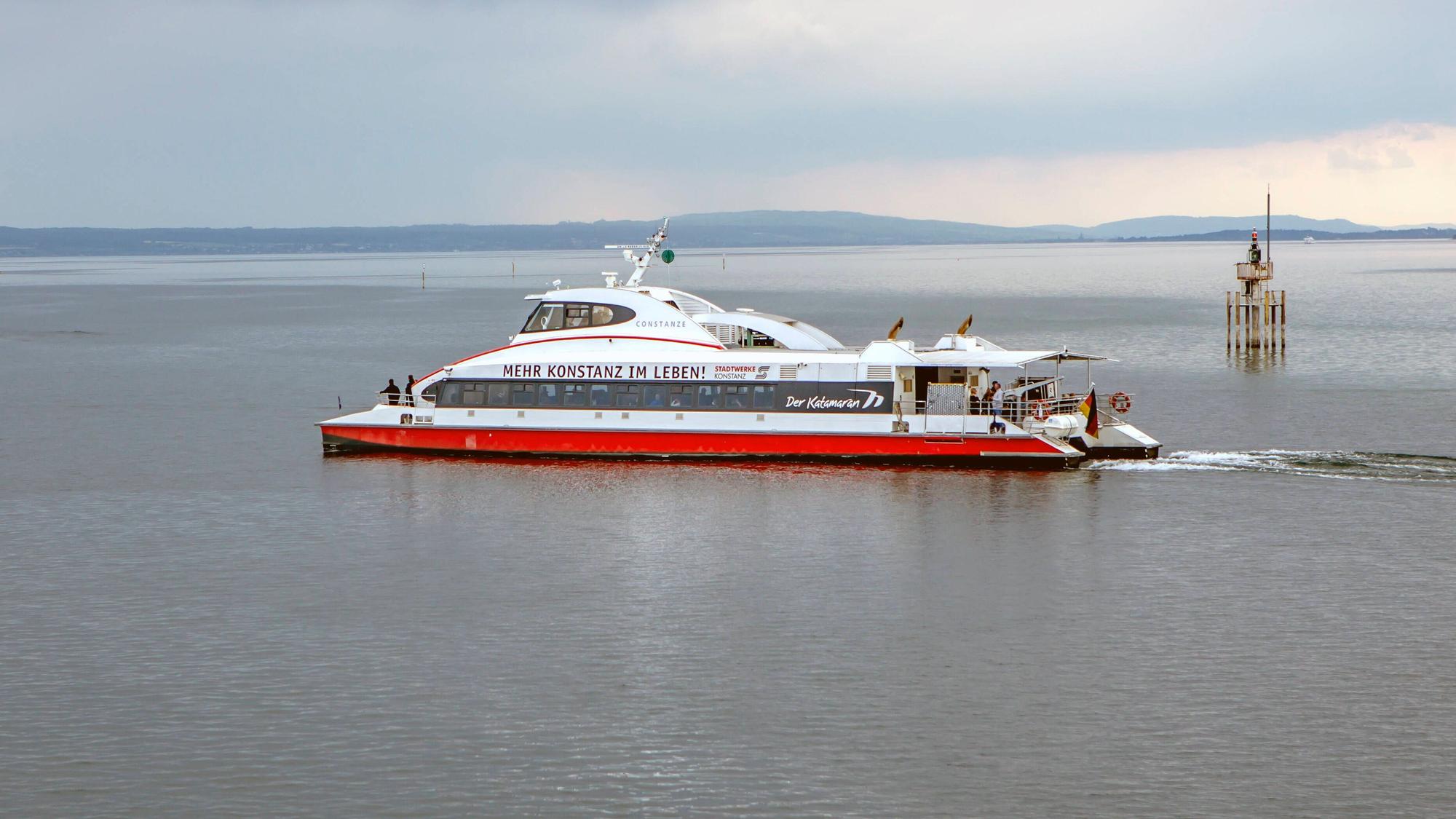 Katamaran auf dem Wasser