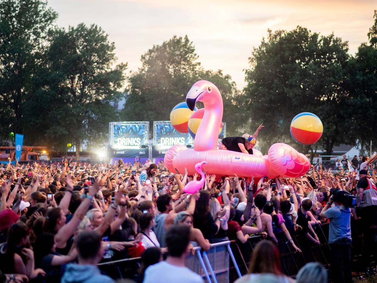 Festivalbesucher feiern beim Hurricane Festival