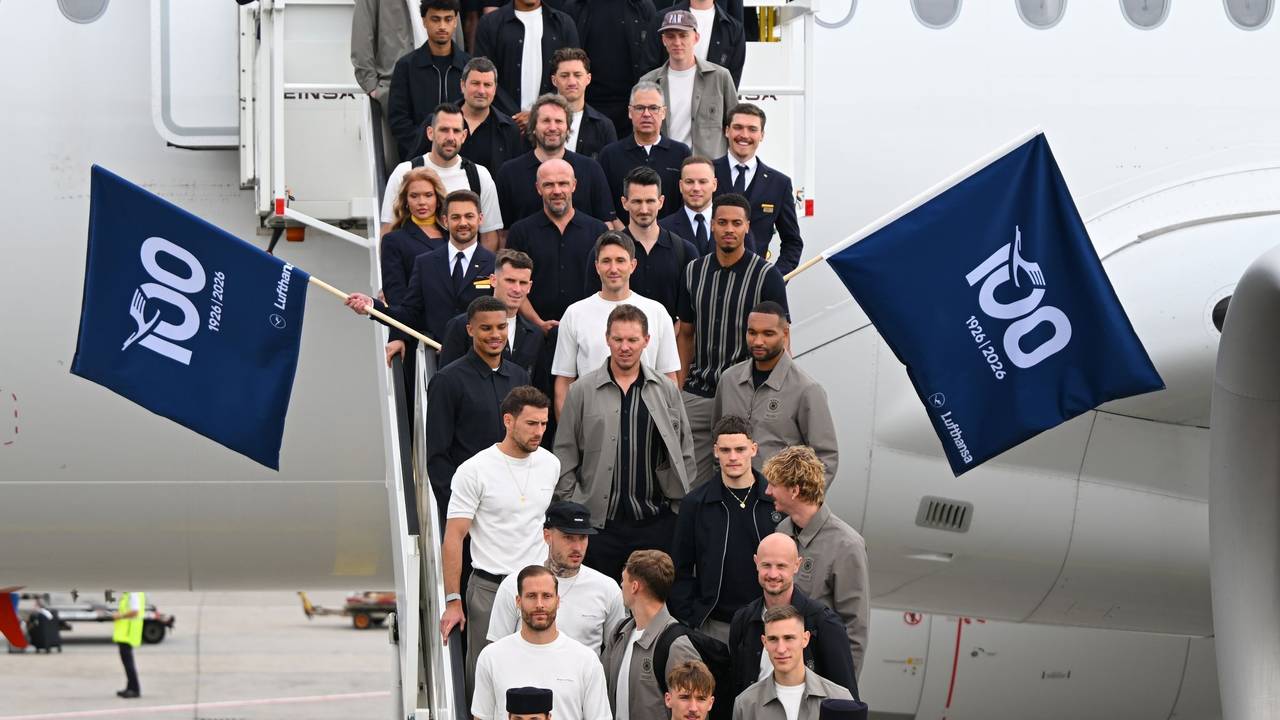WM-Vorbereitung - Abflug Fußball-Nationalmannschaft
