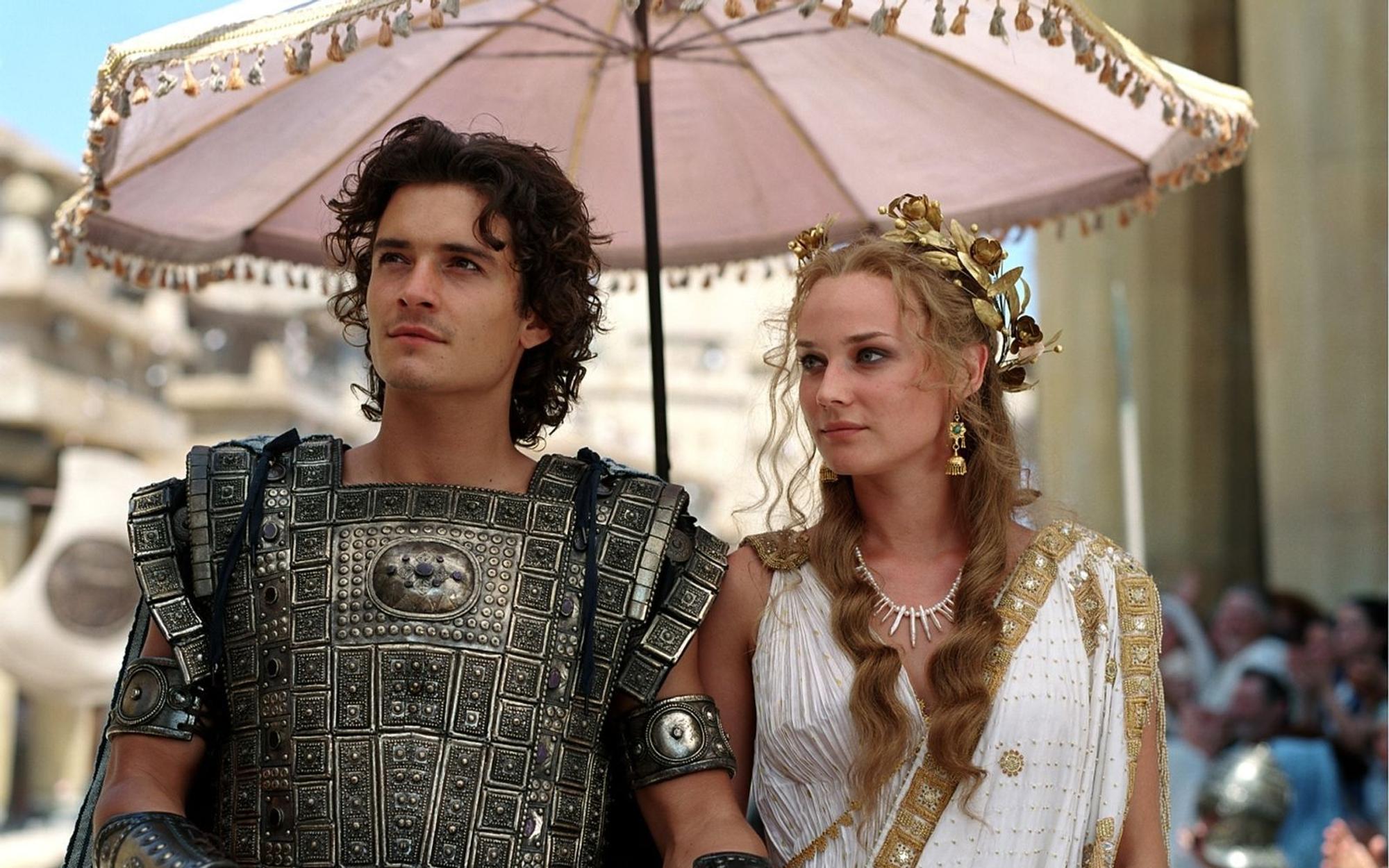 Die Beziehung zwischen Paris (Orlando Bloom) und Helena (Diane Kruger) ist der Ausgangspunkt eines Krieges. (Bild: RTL / 2004 Warner Bros. Entertainment Inc)