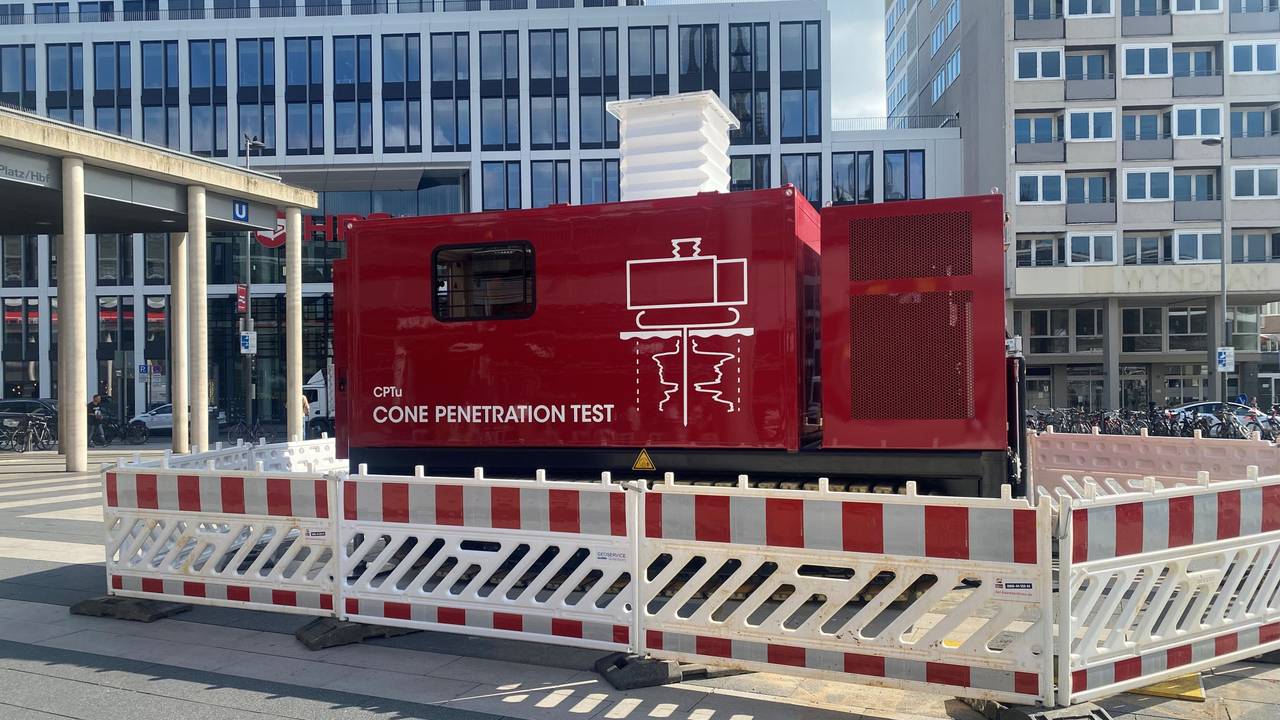 Eine Bohrmaschine auf dem Breslauer Platz