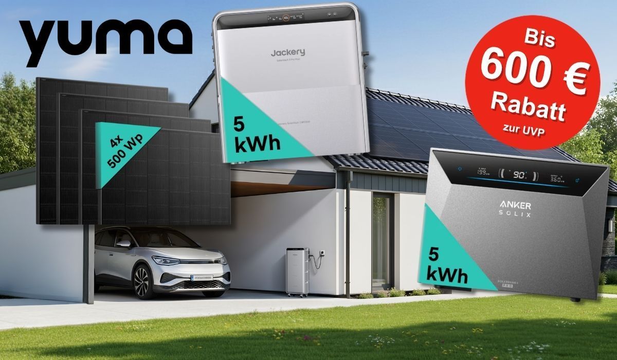 Werbegrafik von Yuma mit zwei Heimspeicher-Bundles im Vergleich: links die Jackery SolarVault 3 Pro Max mit 5 kWh, rechts die Anker Solix Solarbank 4 Pro mit 5 kWh, dazu vier Solarmodule mit je 500 Wp vor einem modernen Einfamilienhaus. Ein roter Button weist auf bis zu 600 Euro Rabatt zur UVP hin.