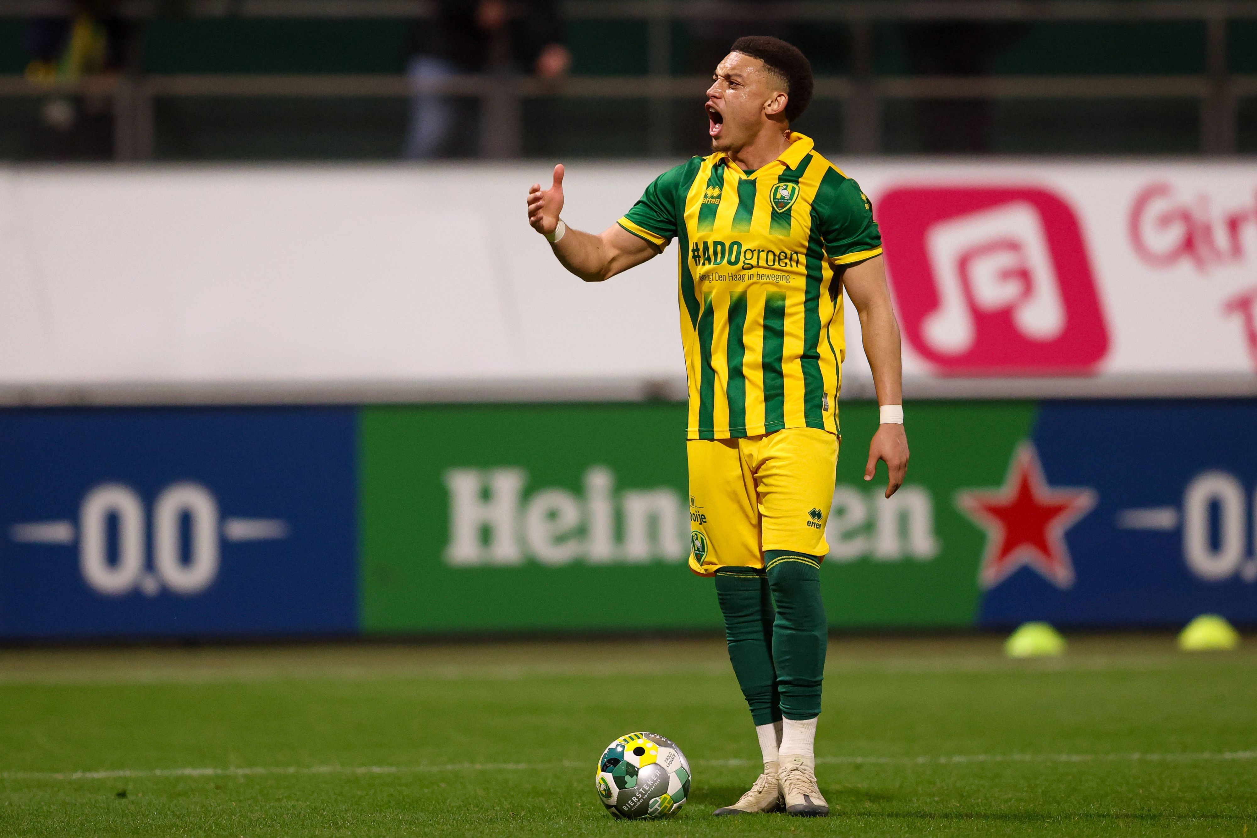 Steven van der Sloot im Trikot von ADO Den Haag.