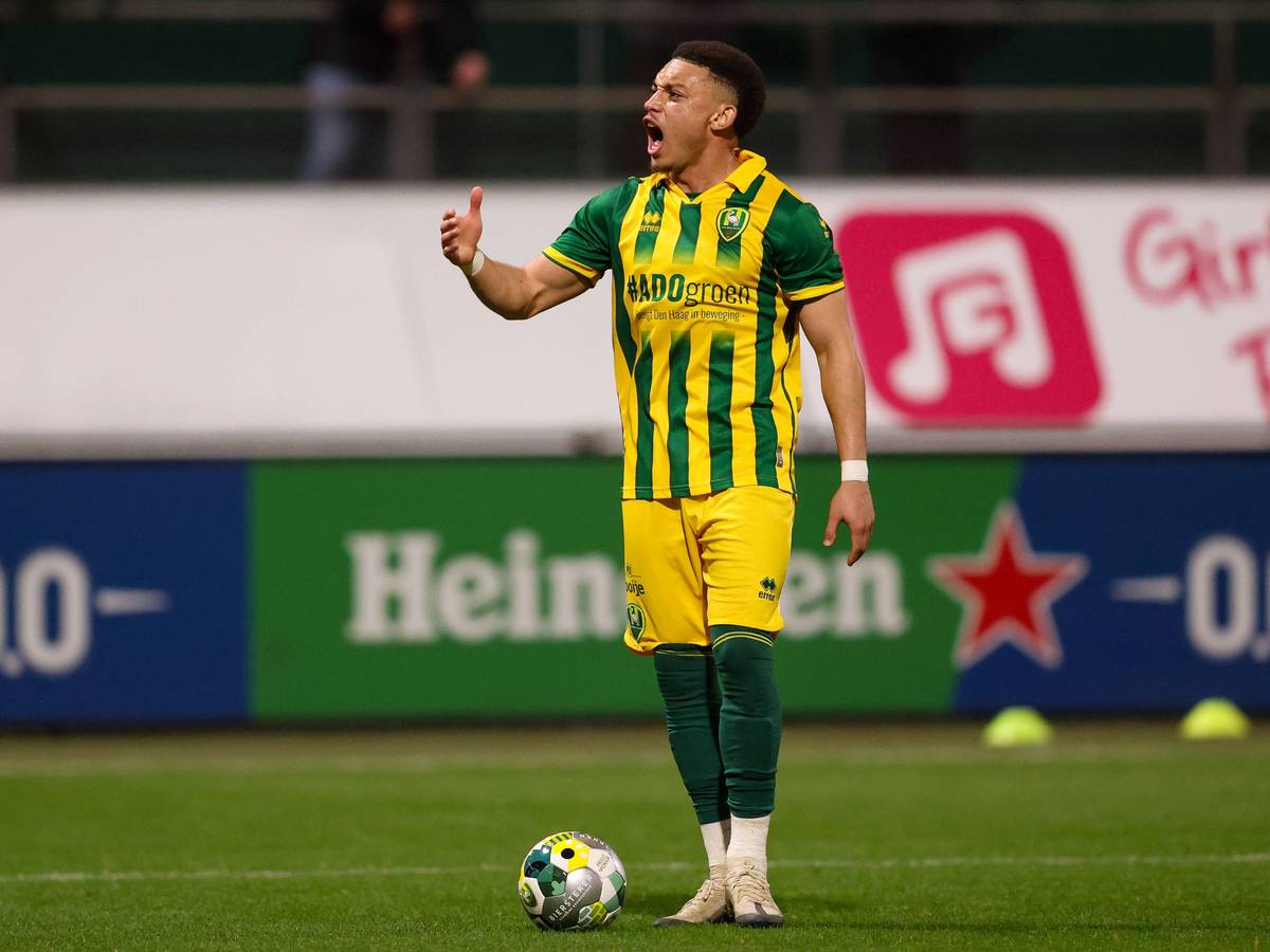 Steven van der Sloot im Trikot von ADO Den Haag.