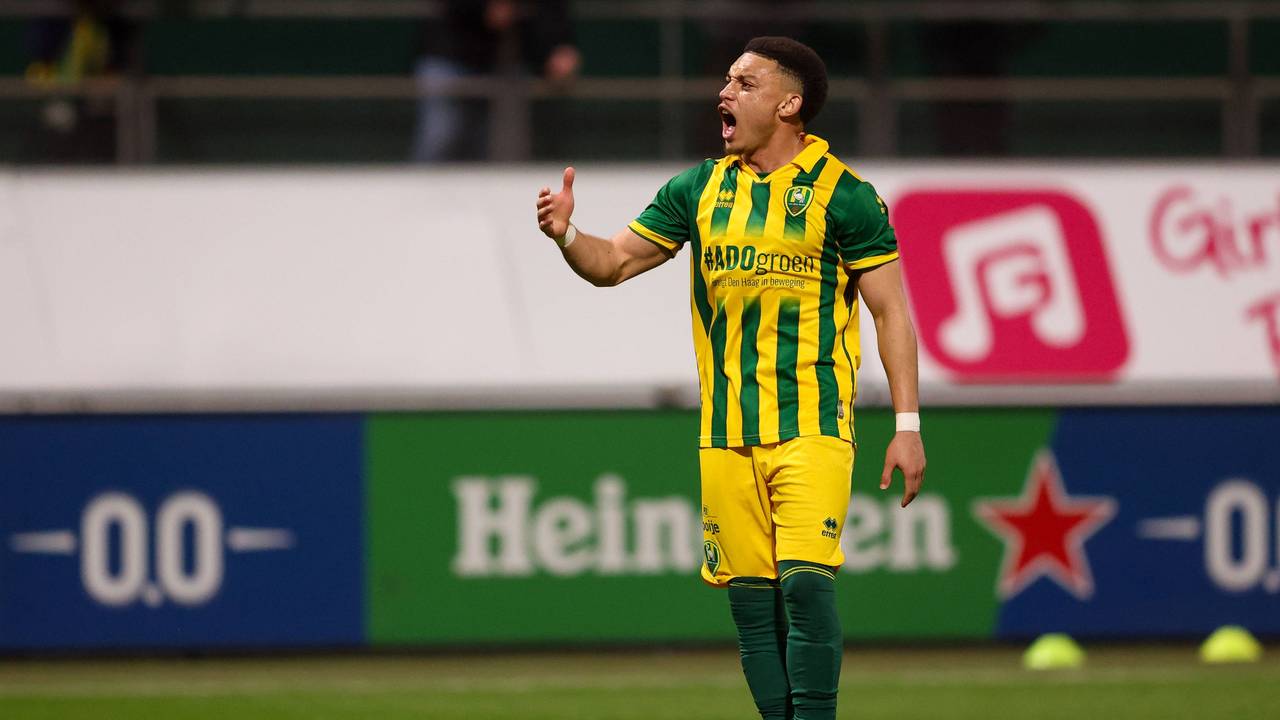 Steven van der Sloot im Trikot von ADO Den Haag.