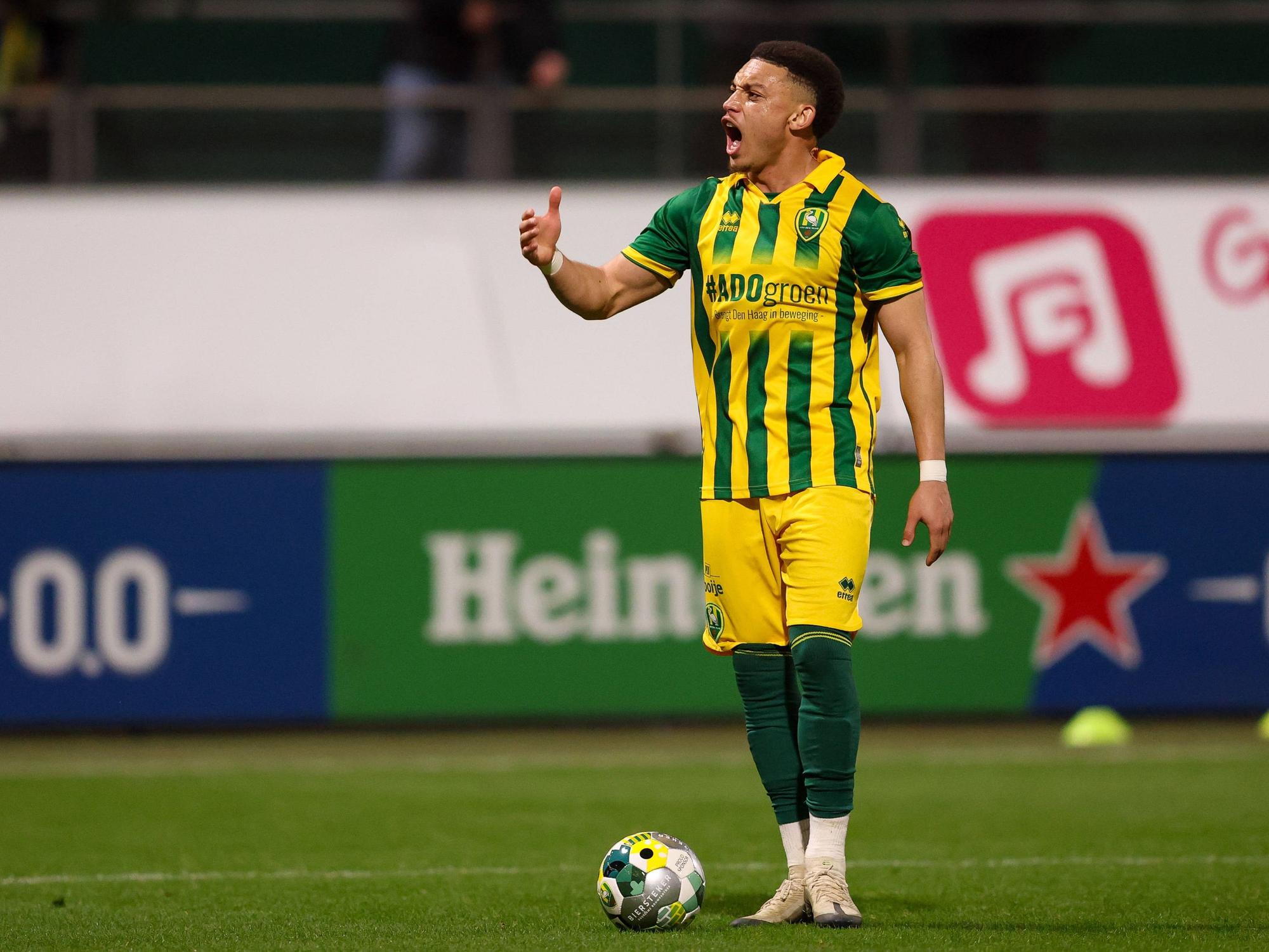 Steven van der Sloot im Trikot von ADO Den Haag.