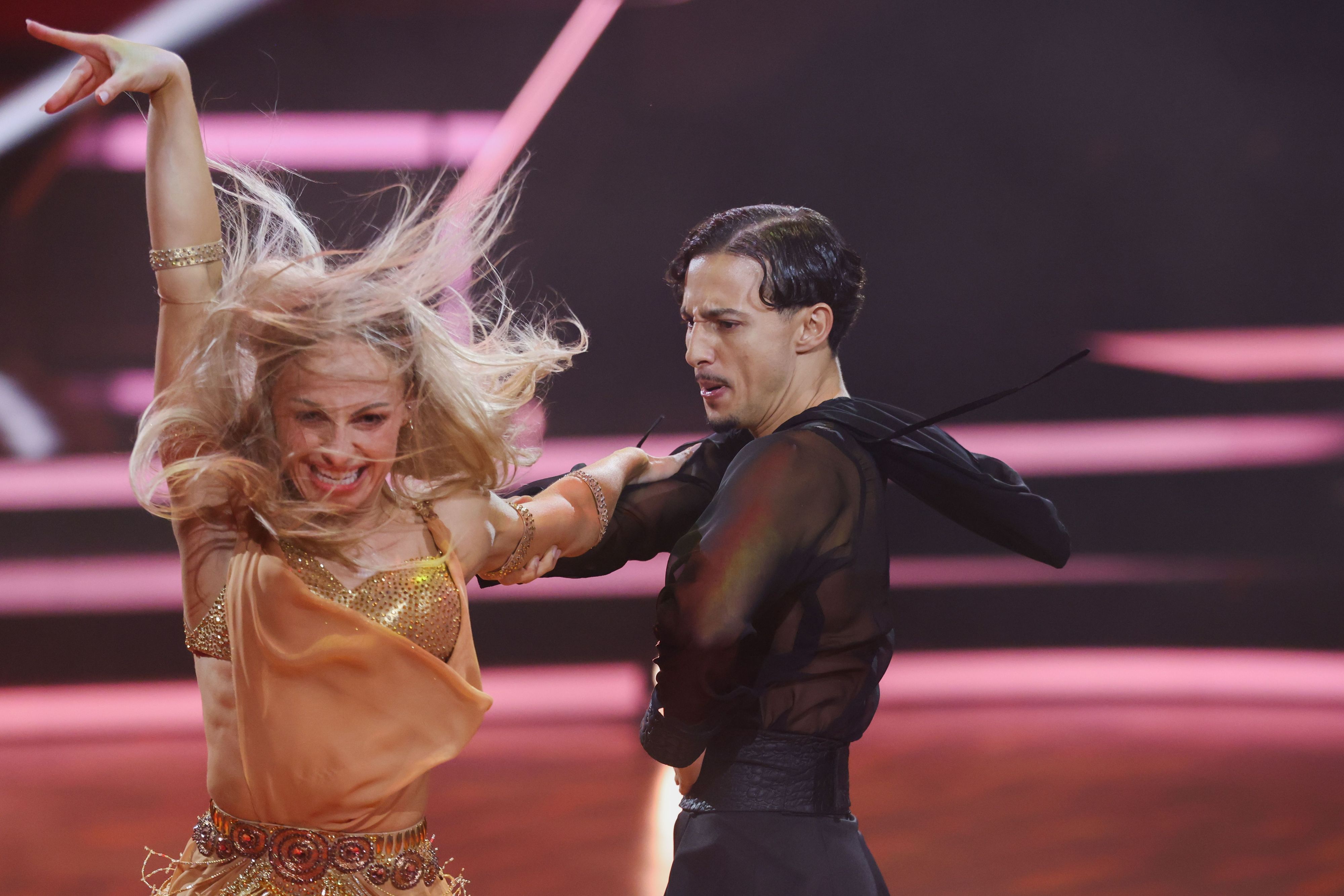 Milano und Marta Arndt tanzen im Finale der RTL-Tanzshow „Let's Dance“.