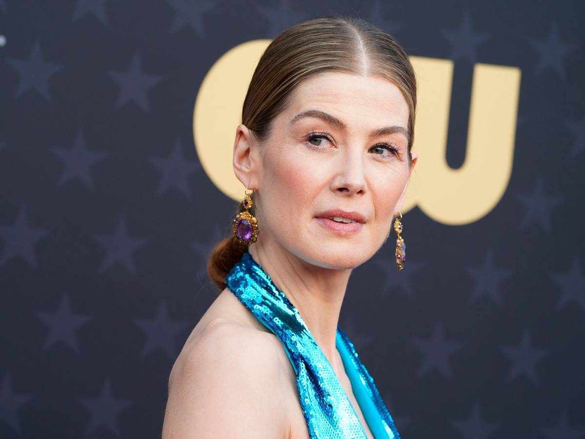 Rosamund Pike