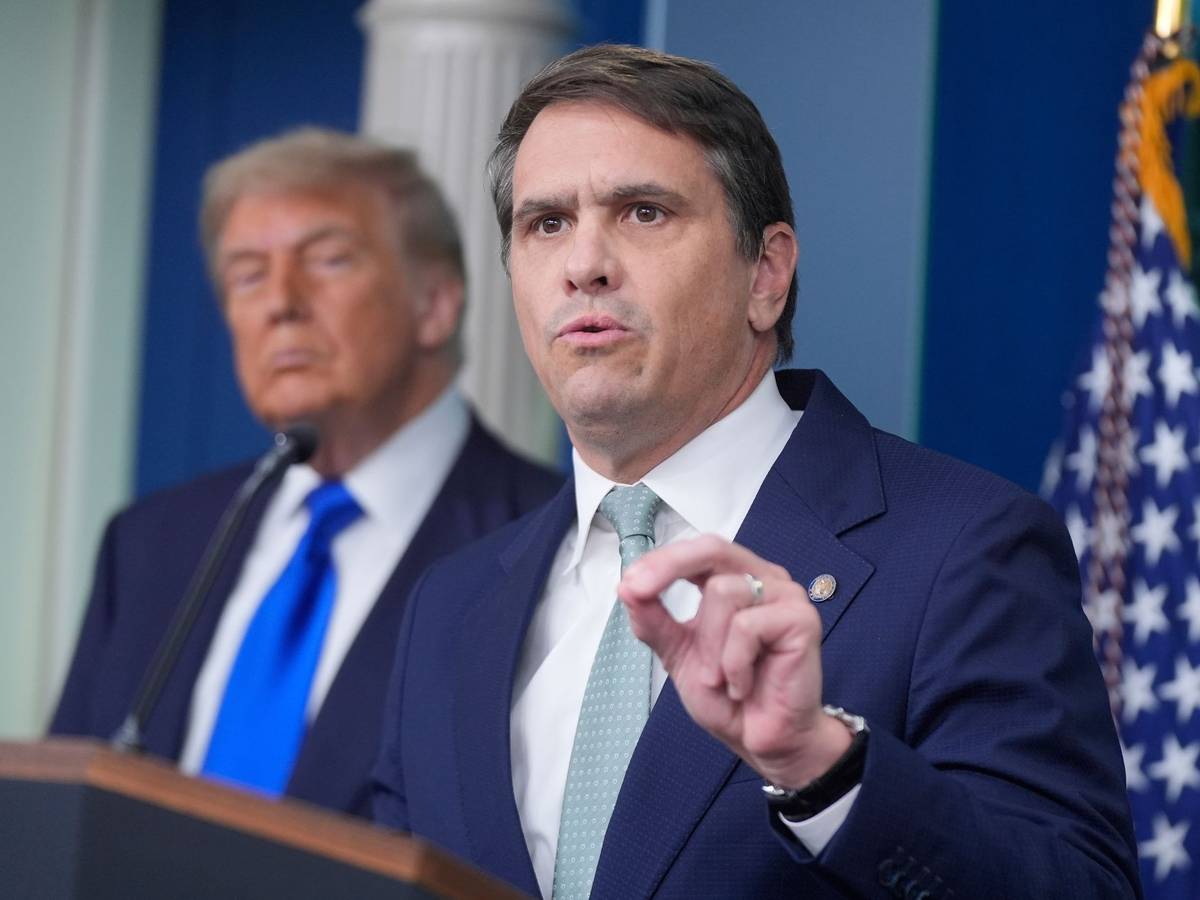Präsident Donald Trump und Justizminister Todd Blanche