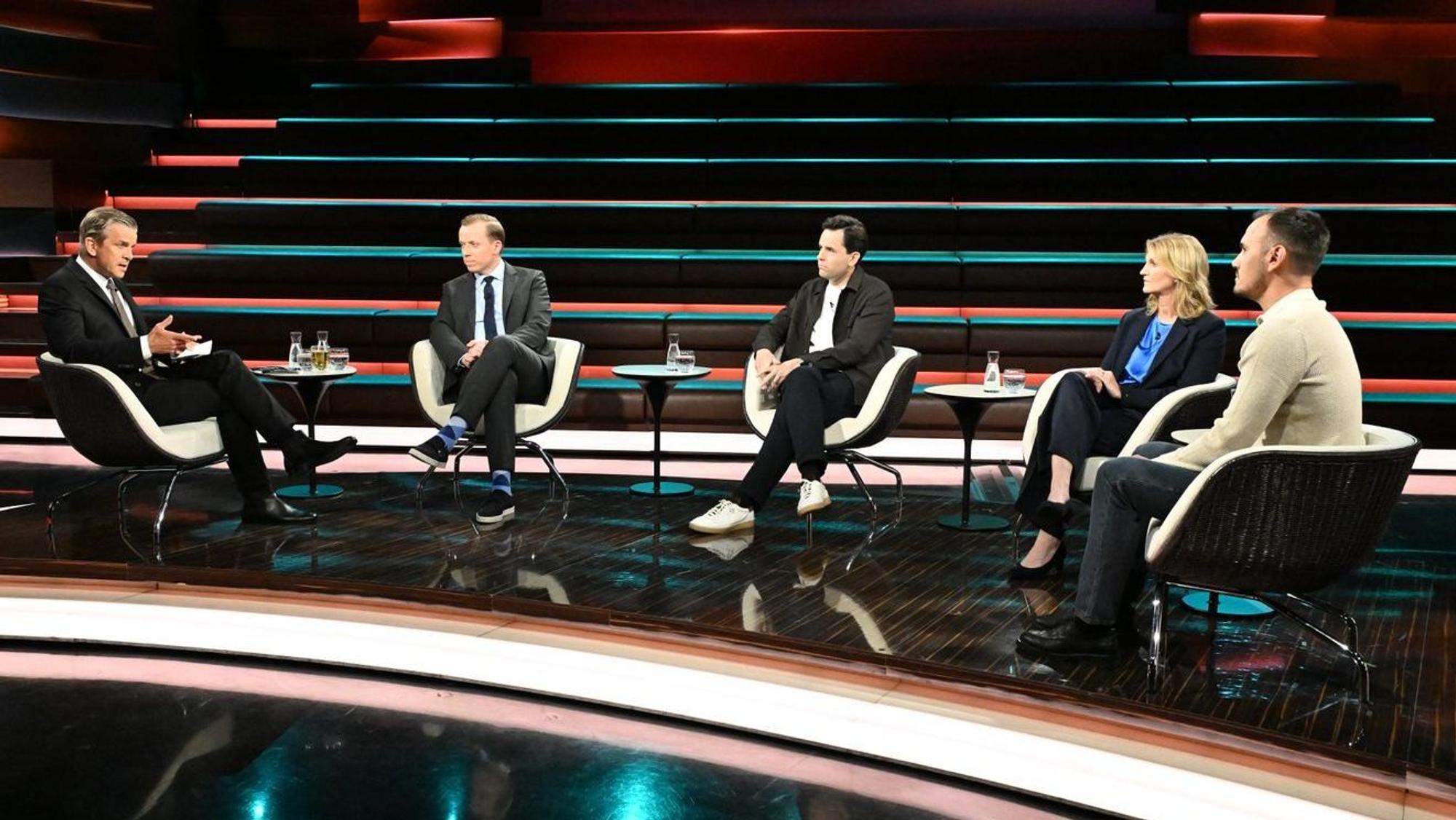 Der 30. Juni und die damit verbundene Reformankündigungen der Koalition standen am Mittwochabend im Mittelpunkt der Diskussion bei „Markus Lanz“. (Bild: ZDF / Markus Hertrich)