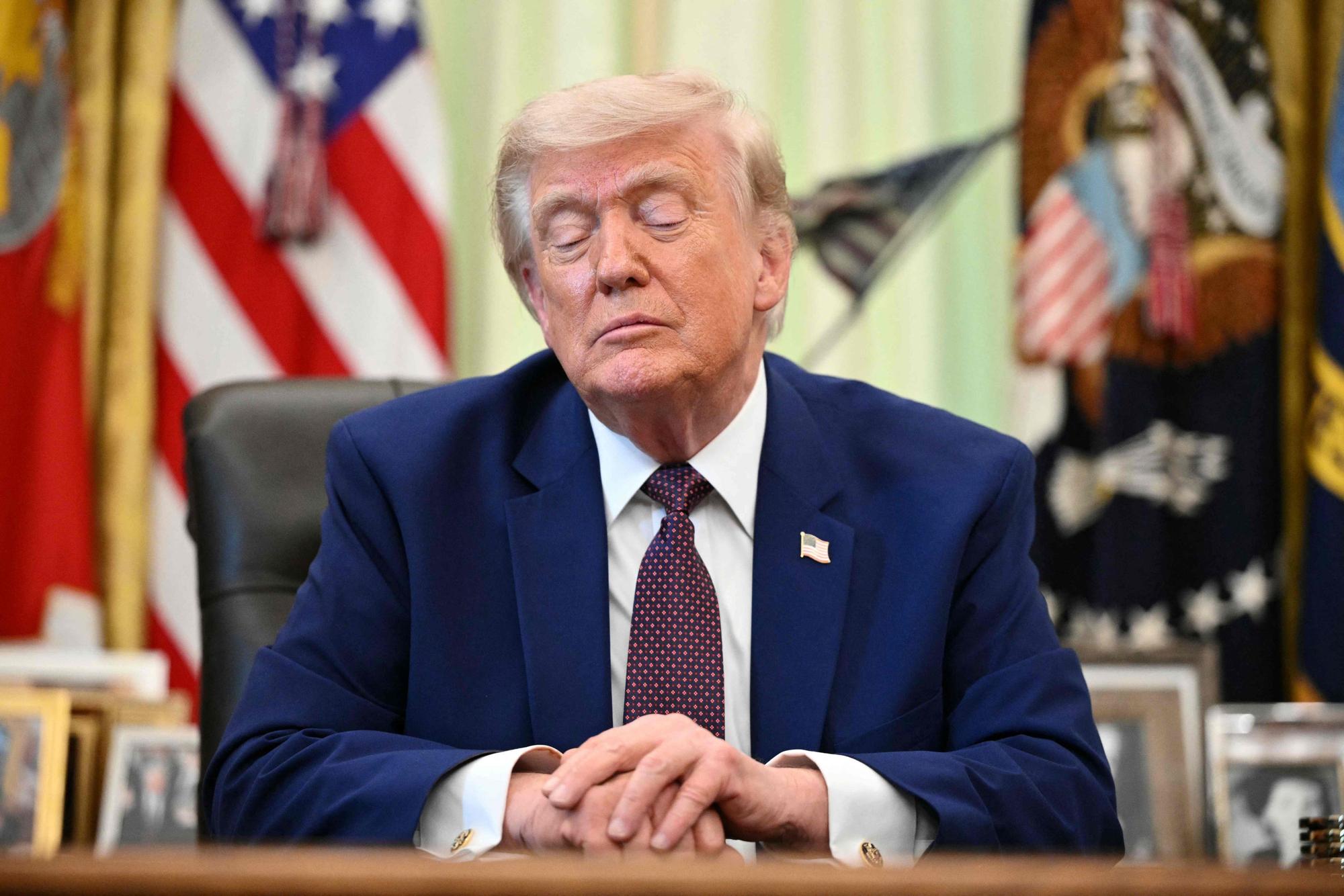 US-Präsident Donald Trump spricht am 3. Juni im Oval Office zur Presse.