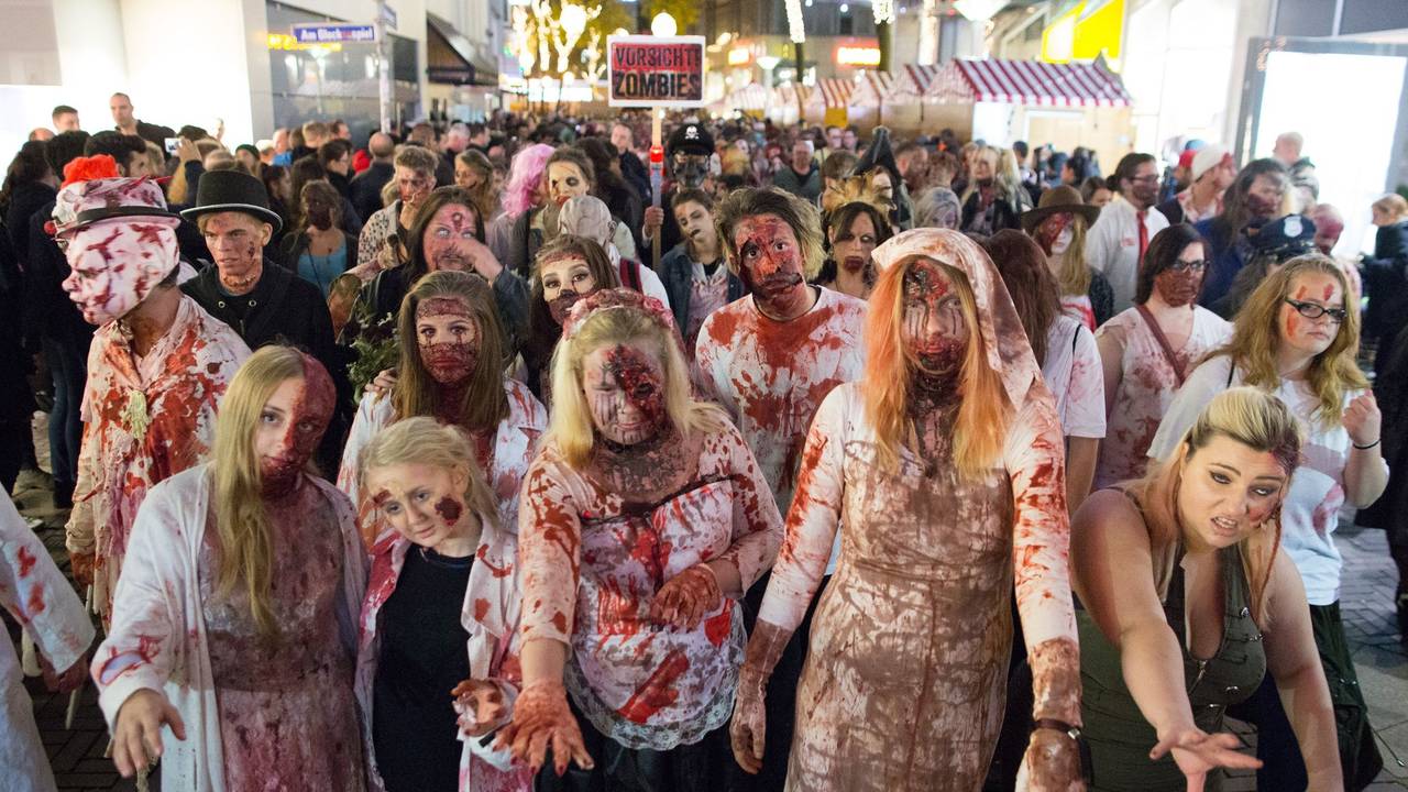 Zombie-Walk in der Essener City (Archivbild): Wo wäre es bei einer Zombie-Apokalypse am sichersten?