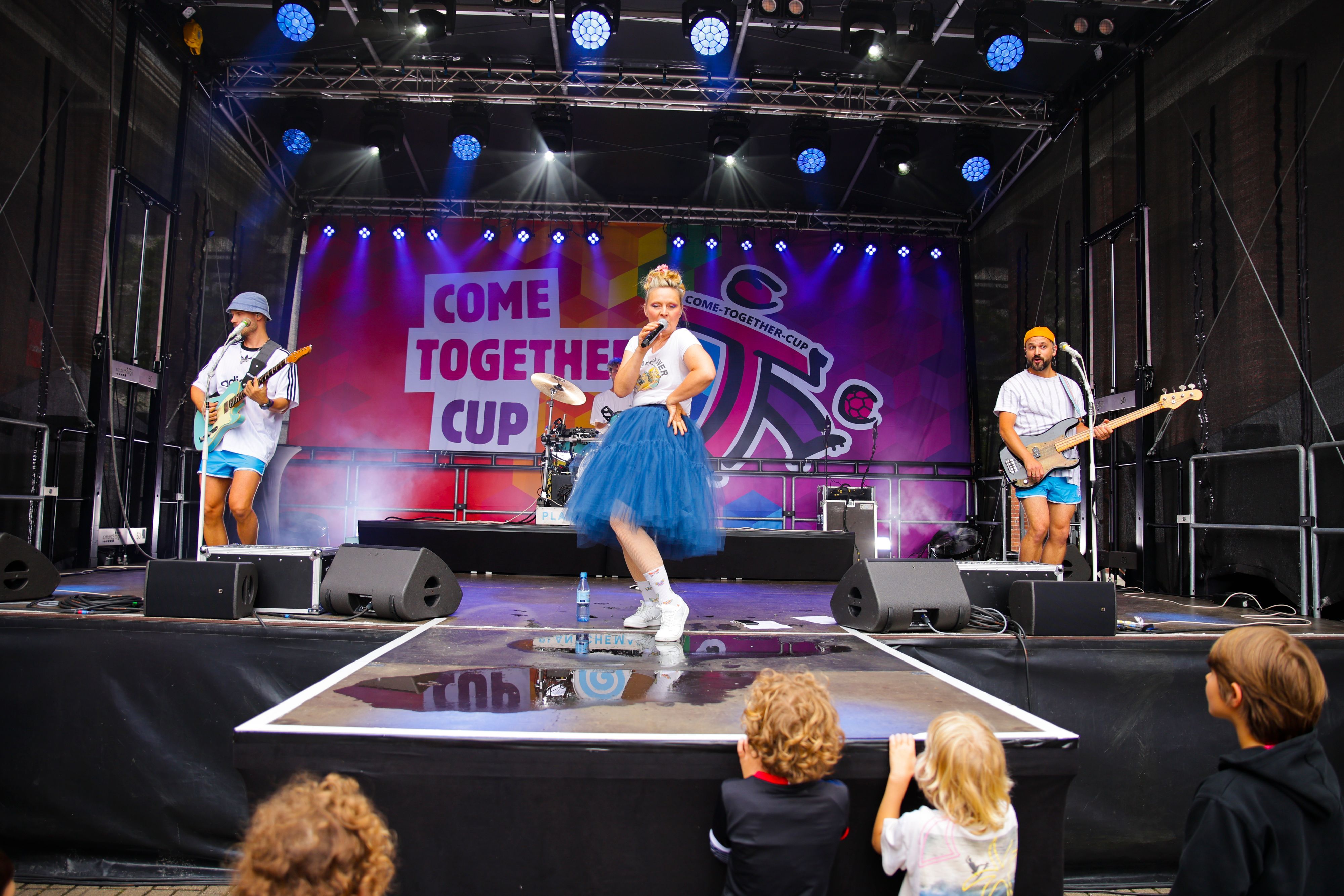 Kinderkonzert von Planschemalöör beim Come-Together-Cup.