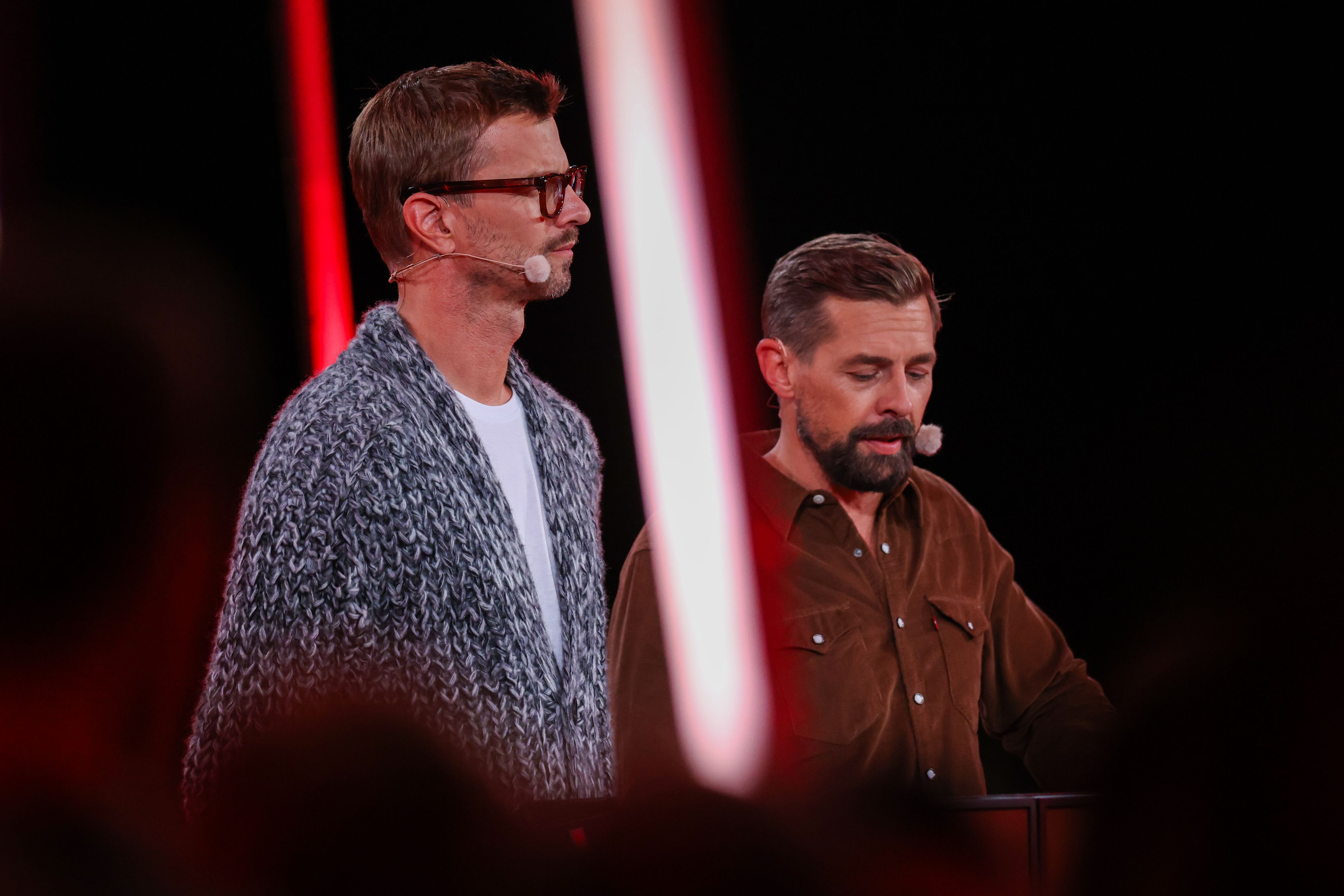 Joko Winterscheidt und Klaas Heufer-Umlauf auf der Bühne.