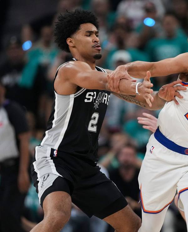 Jalen Brunson (rechts) hatte nicht seinen besten Abend, war mit 30 Punkten aber dennoch bester Werfer auf dem Feld.