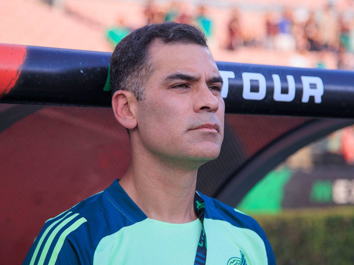 Rafael Marquez bei einem Mexiko-Spiel auf der Trainerbank.