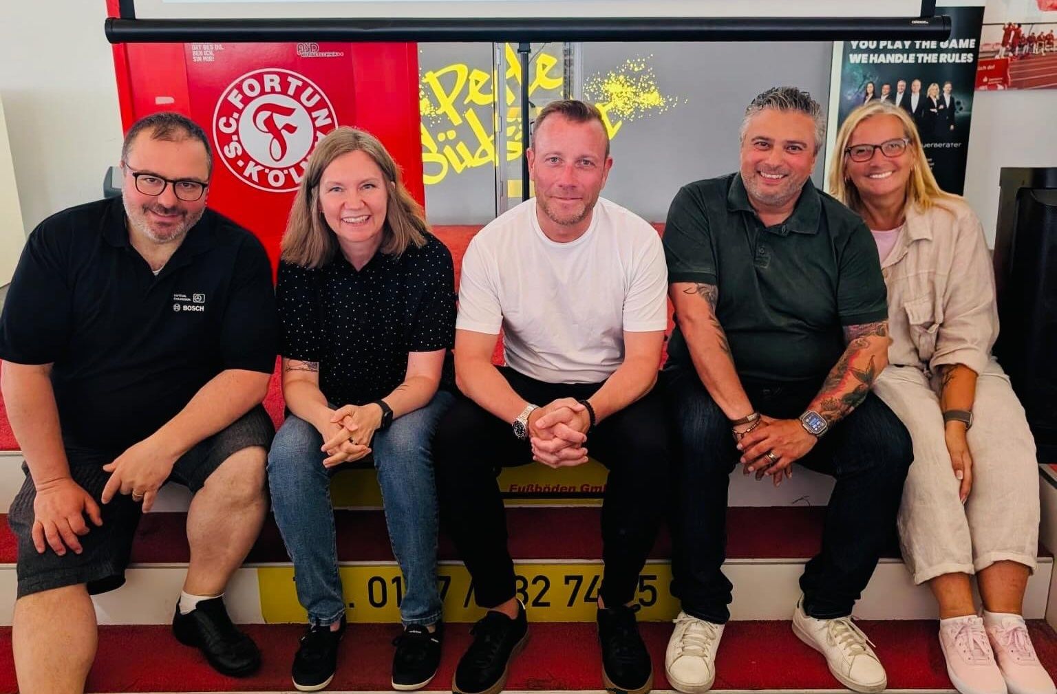 Der Vorstand der KG Fidele Fortuna posiert zum Gruppenbild.
